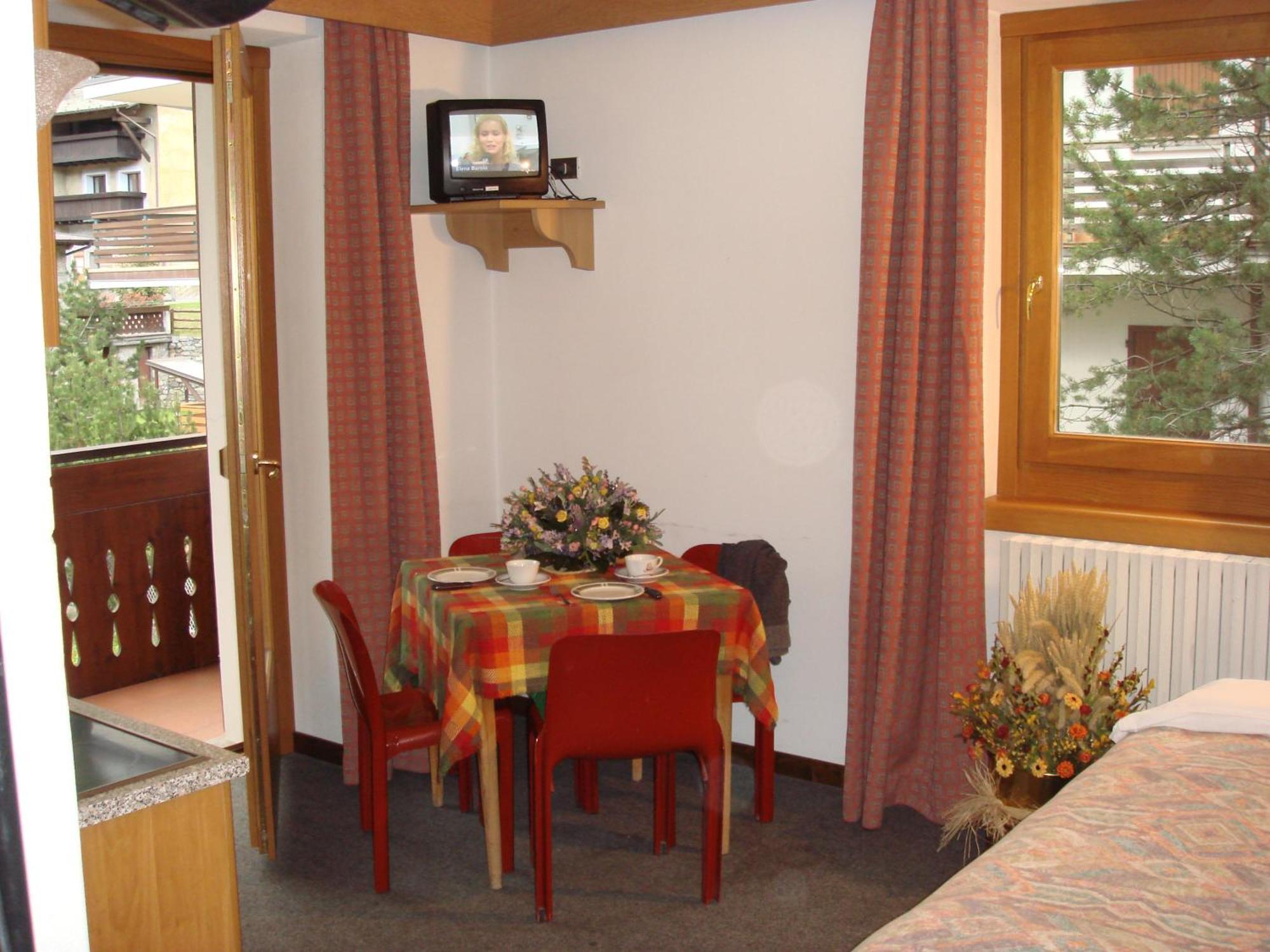 Hotel Derby Bormio Exterior photo