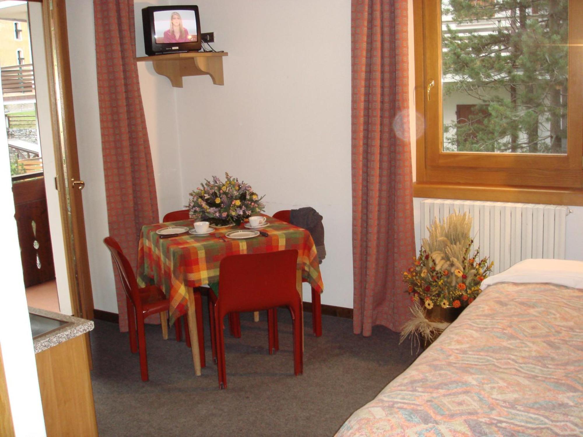 Hotel Derby Bormio Exterior photo